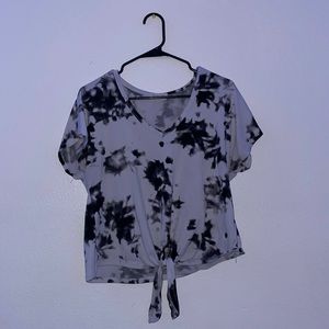 Large shirt black & white